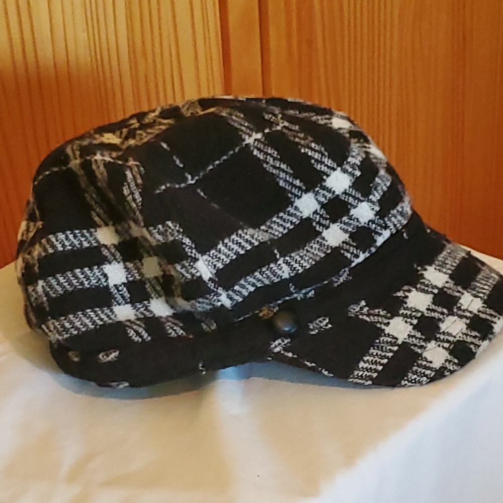 Cute Nine West newsboy hat